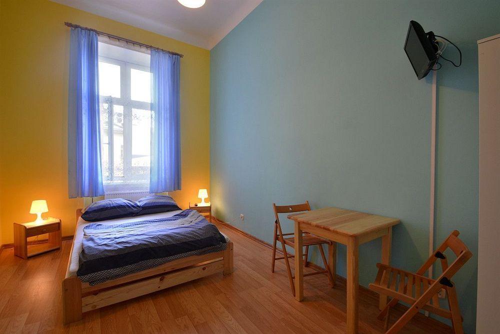 Old Town Luxe Retreat - King Bed - Steps To Main Square Διαμέρισμα Krasków Εξωτερικό φωτογραφία