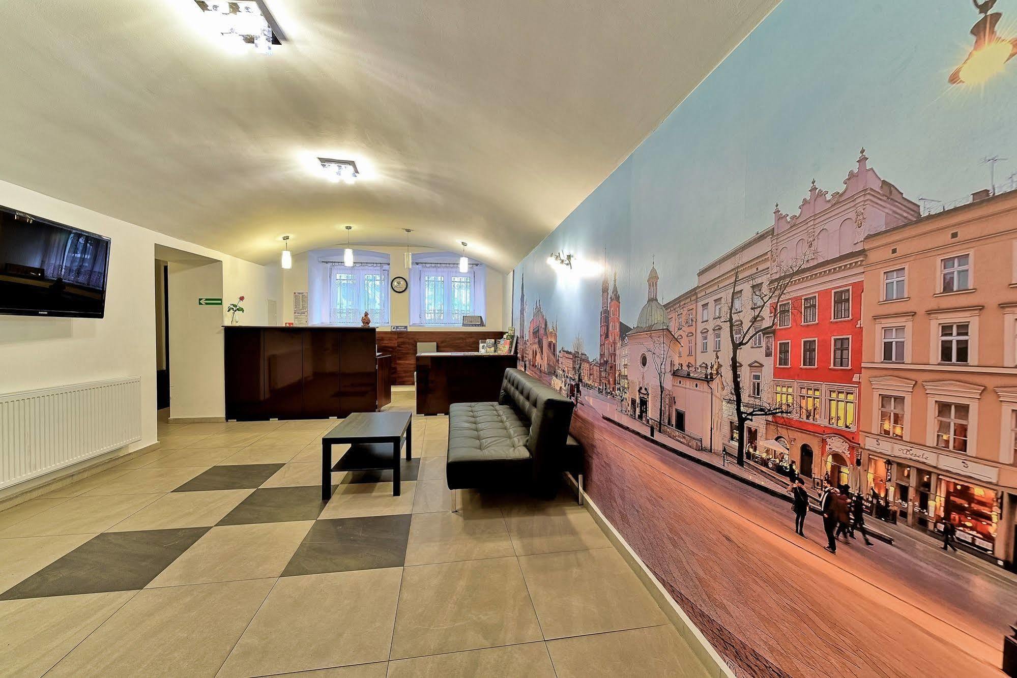 Old Town Luxe Retreat - King Bed - Steps To Main Square Διαμέρισμα Krasków Εξωτερικό φωτογραφία