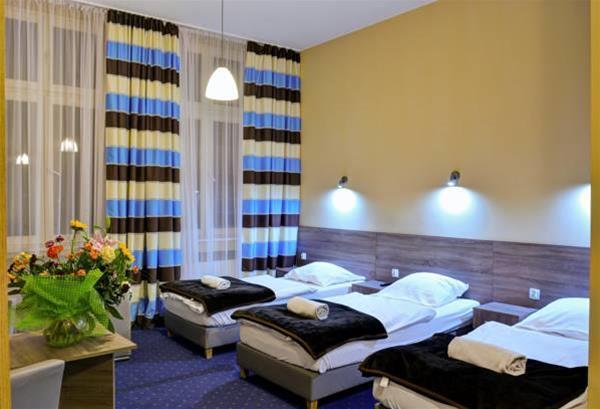 Old Town Luxe Retreat - King Bed - Steps To Main Square Διαμέρισμα Krasków Εξωτερικό φωτογραφία