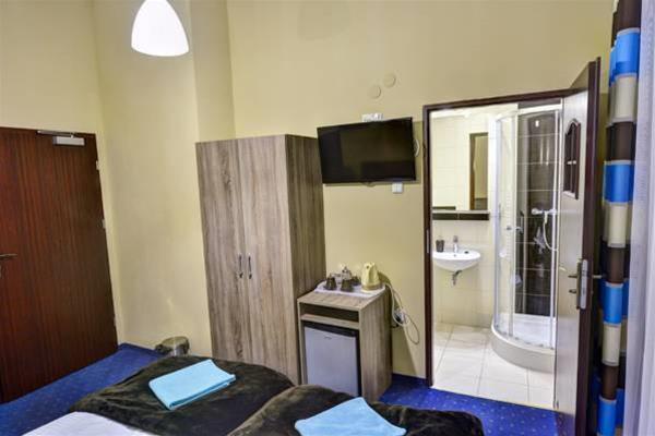 Old Town Luxe Retreat - King Bed - Steps To Main Square Διαμέρισμα Krasków Εξωτερικό φωτογραφία