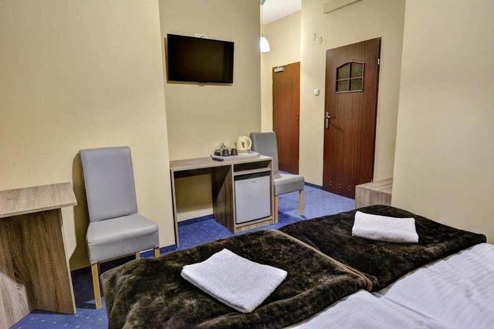 Old Town Luxe Retreat - King Bed - Steps To Main Square Διαμέρισμα Krasków Εξωτερικό φωτογραφία